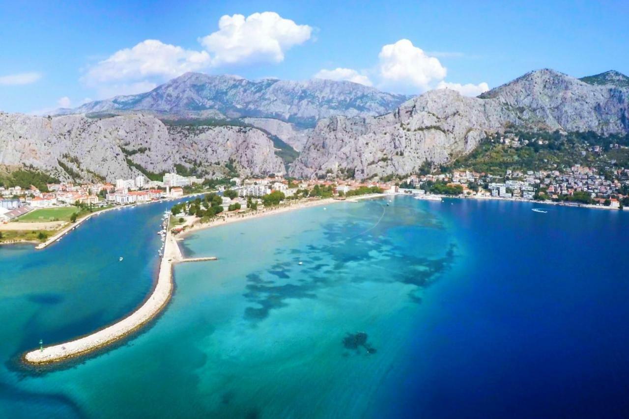Big And Spacious Apartment In The Heart Of Omis Exterior photo